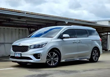 Kia Grand Carnival 2.2 SXL สีเงิน 2018