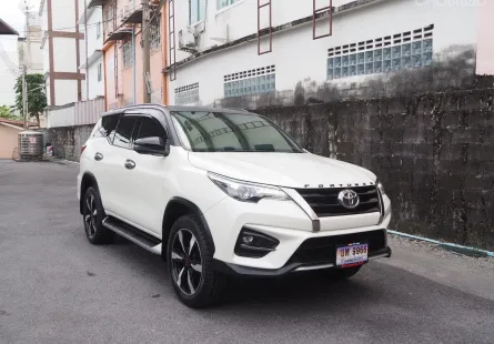 TOYOTA FORTUNER 2.8 TRD SPORTIVO BLACK TOP 2WD ปี 2021