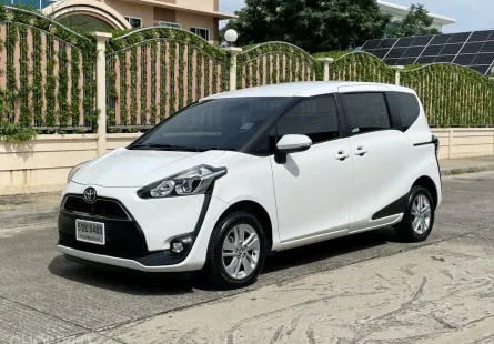TOYOTA SIENTA 1.5 G ปี 2017  AUTO 7 SPEED สภาพนางฟ้า