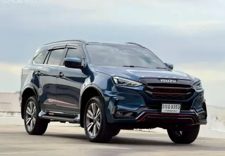 Isuzu MU-X 3.0  4WD 2023 สีน้ำเงิน Glacier Blue สวยงาม  รถสวย ไมล์น้อย มือเดียวป้ายแดง  