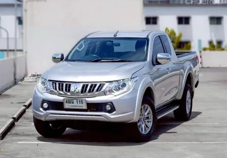 Mitsubishi Triton Megacab 2.4 GLS Limited Plus เกียร์ M/T สีบรอนซ์เทา ปี 2015 