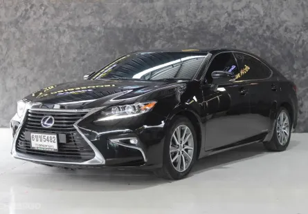 Lexus ES300h 2.5 Hybrid 2017 รถบ้านสวยพร้อมใช้งาน 