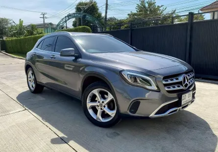 Mercedes-Benz GLA200 Urban 2020 ( W156 Facelift )