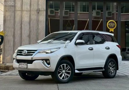 Toyota Fortuner 2.4V 4WD เกียร์ออโต้ 2019 รถบ้านมือเดียวตั้งแต่ป้ายแดง เจ้าของดูแลอย่างดี