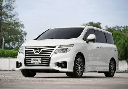 Nissan Elgrand 2.5 Highway Start ปี 2014  รถครอบครัว 7 ที่นั่ง มือเดียวป้ายแดง