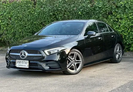 Mercedes-Benz A-Class 1.3 A200 2022 ออปชันครบ ไมล์น้อย มือเดียว ป้ายแดง 