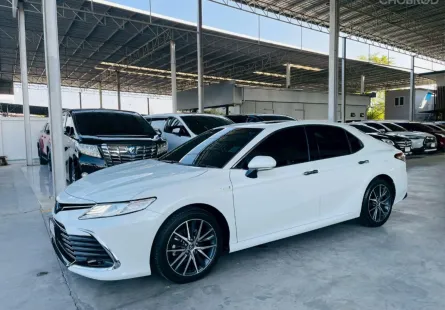 TOYOTA CAMRY 2.5 HEV PREMIUM ปี 2022 รถสวย มือแรกออกห้าง พร้อมใช้ ไมล์ 5 หมื่น รับประกันตัวถังสวย