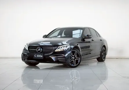 2B204 Mercedes-Benz C-Class 2.0 C300 รถเก๋ง 4 ประตู 2022 