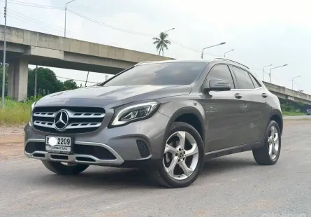 2020 Mercedes-Benz GLA-Class 1.6 GLA200 SUV ออกรถง่าย รถสวย ไมล์น้อย 
