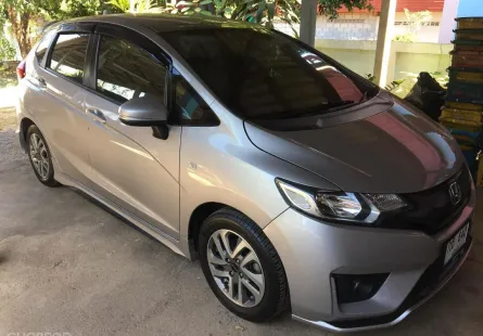 2016 Honda JAZZ 1.5 i-VTEC รถเก๋ง 5 ประตู 