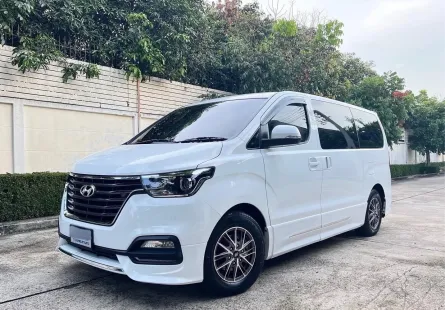 ขายรถ Hyundai H-1 2.5 Elite FE ปี 2024 สภาพป้ายแดง ไมล์น้อย มือเดียว ประวัติศูนย์  