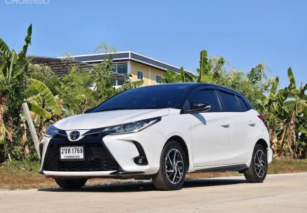 TOYOTA Yaris 1.2 Premium Sport X รุ่นท๊อป หลังคาดำโรงงาน A/T ปี 2021