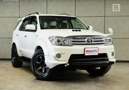 2006 Toyota FORTUNER 3.0 V 4WD SUV AT ฟอร์มตัวรถโดยรวมเรียบร้อย แต่งมาสวยตัวจริงมีเสน่ห์ B2621
