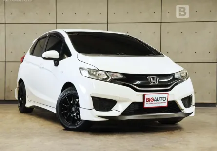 2017 Honda JAZZ 1.5 V Hatchback AT ไมล์แท้ มือแรกจากป้ายแดง ชุดแต่งรอบคัน B6842