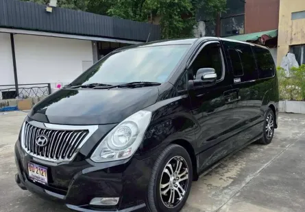 รถตู้ครอบครัว Hyundai H-1 2.5 Deluxe ปี 2015 พร้อมใช้งาน รถสวย ไมล์น้อย 