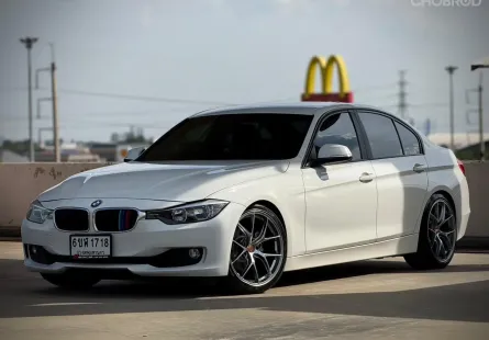 BMW 3 Series 320i 2.0 2015 รถหรู สมรรถนะเยี่ยม