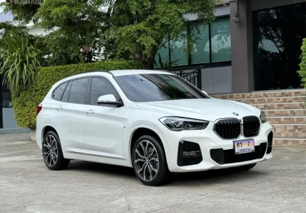 2022 BMW X1 20D MSPORT รถมือเดียวออกป้ายแดง รถวิ่งน้อย ไม่เคยมีอุบัติเหตุ วารันตีศูนย์ยังเหลืออีกนาน
