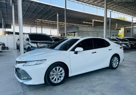 TOYOTA CAMRY 2.5 HYBRID PREMIUM ปี 2020 รถสวย สภาพพร้อมใช้ ไมล์แท้ รุ่น TOP สุด รับประกันตัวถังสวย