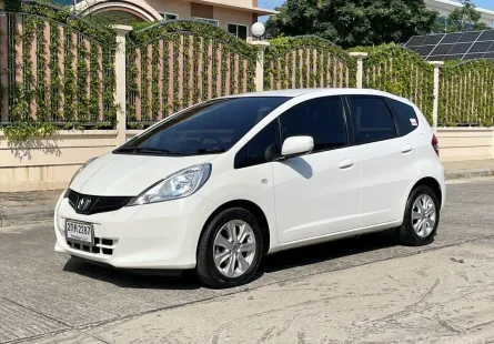 HONDA JAZZ 1.5 V (MNC) โฉมGE ปี 2013 AUTO สภาพนางฟ้า