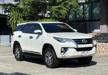 2019 TOYOTA FORTUNER 2.4V รถมือเดียวออกป้ายแดง รถวิ่งน้อย เข้าศูนย์ตามระยะ รถไม่เคยมีอุบัติเหตุครับ