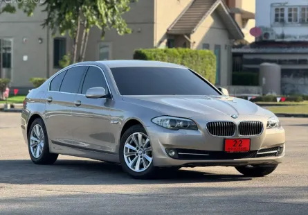 BMW 520i  2.0 F10 รถสภาพสวย ไมล์8หมื่นโลแท้ สภาพสวย รถขับดีมาก ประวัติศูนย์ 