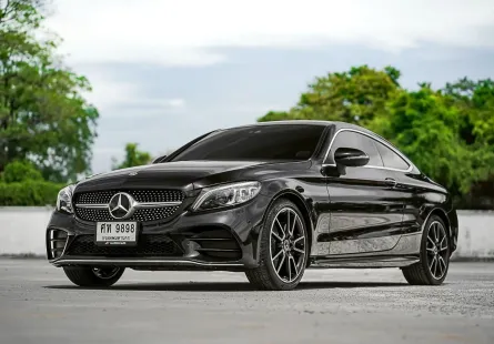 Benz C200 Coupe AMG ปี 2021 สปอร์ต เบาะแดงที่ถูกต้อง เลขไมล์น้อย
