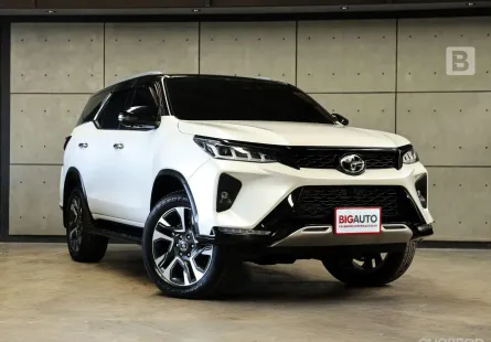 2025 Toyota FORTUNER 2.4 Legender 4WD Black Top SUV AT ไมล์แท้ 1 หมื่น (รุ่นแต่งจากโรงงาน) B9238