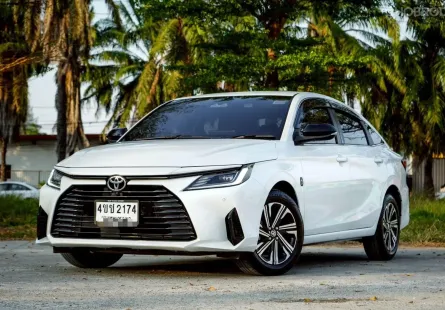 TOYOTA YARIS ATIV 1.2 Premium Luxury AT 2023