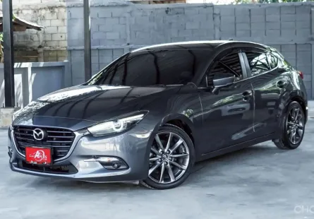 MAZDA3 HATCHBACK 2.0 S SKY ACTIVE A/T ปี2016 จด ปี2017 (MNC) สีเทา