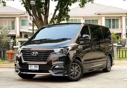 Hyundai H-1 2.5 Elite NS 2023 มือเดียว ออปชันครบ ราคาพิเศษ ไมล์น้อย  