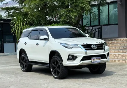 2017 TOYOTA FORTUNER TRD 4WD รถมือเดียวออกป้ายแดง รถวิ่งน้อยเพียง 80,000กม ไม่เคยมีอุบัติเหตุครับ