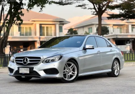 Mercedes-Benz E-Class E300 W212 ปี 2014 รถเจ้าของเดียว หลังคาแก้ว รถสวย ไมล์แท้  