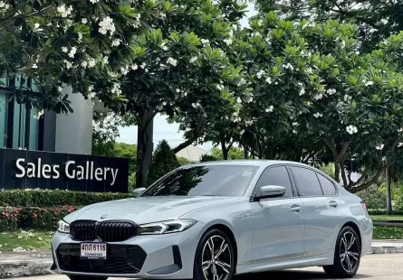 2024 BMW 3 Series 2.0 320d รถเก๋ง 4 ประตู รถบ้านแท้ ไมล์น้อย มือเดียวป้ายแดง  