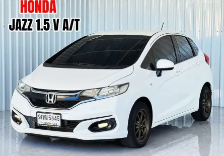  Honda JAZZ 1.5 i-VTEC รถเก๋ง 5 ประตู รถสภาพดี มีประกัน