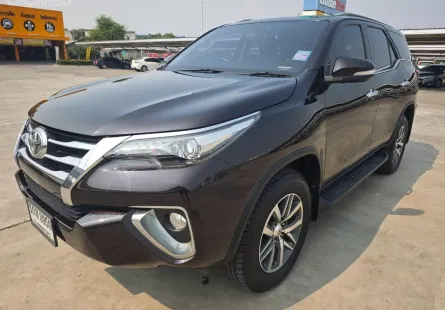 Toyota Fortuner 2.4 V ปี 2016 รถ SUV มือสองสภาพดี
