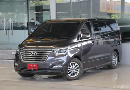 Hyundai H-1 2.5 Elite ปี 2019 มีประตูไฟฟ้า ไมล์แท้6*,***โล รถบ้านแท้ๆ สวยเดิมทั้งคันรับประกัน ฟรีดาว