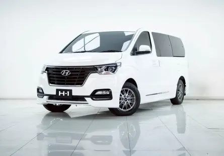 2B255 HYUNDAI H-1 2.5 ELITE สี Arctic White ปี 2024
