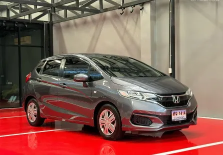 2020 HONDA JAZZ GK รถมือเดียวป้ายแดง วิ่งเพียง 60,000 กม เข้าศูนย์ตามระยะ รถไม่เคยมีอุบัติเหตุครับ