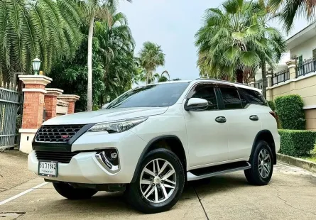 Toyota Fortuner 2.4 V 4WD 2018 รถครอบครัวสุดหรู สภาพป้ายแดง