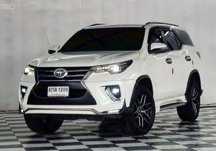 TOYOTA FORTUNER 2.4 V 2 WD เกียร์ออโต้ ปี 2018