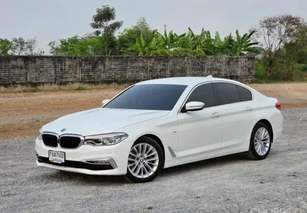 BMW 520d Luxury Line [G30] ปี 2017 สปอร์ตหรู นั่งสบาย เครื่องดีเซล แรง ประหยัด