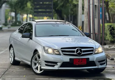 Mercedes-Benz C-Class 1.8 C180 สปอร์ต2ประตู ภายในสีแดง  สวย ขับดีพร้อมใช้ 