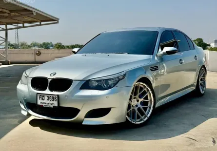 BMW M5 5.0i "Sunroof" (E60) 5.0L V10 SMG
