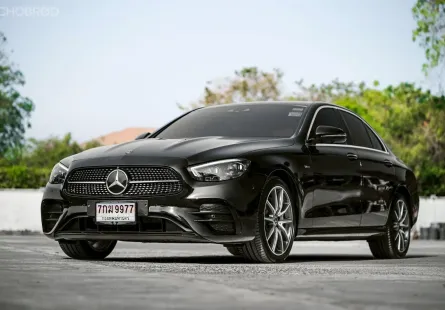 Benz E300e AMG ปี 2021  รถสภาพสวยมาก รถพร้อมใช้งานทันที เซอร์วิสศูนย์ตลอด Option เต็ม