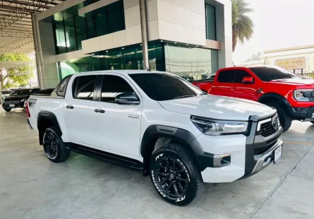 TOYOTA HILUX REVO2.4ROCCO PRERUNNER AUTO 2WD ปี23 ไมล์แท้ มือแรก