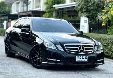 Mercedes Benz E250 w212 เครื่องยนต์: เบนซิน เกียร์:AT ปี: 2011 สี: ดำ ไ