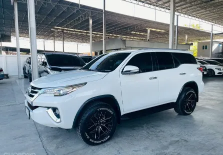 TOYOTA FORTUNER 2.8 V 4WD ปี 2015 รถสวย มือแรกออกห้าง พร้อมใช้ ไมล์แท้ TOP สุด รับประกันตัวถังสวย