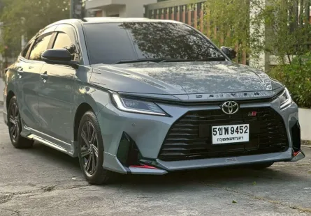 2025 Toyota Yaris Ativ  Premium NIGHTSHADE 