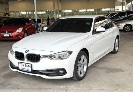 BMW Series 3 330e Plug in Hybrid ปี 2017 สีขาว