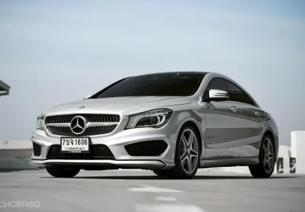 Benz CLA250 AMG ปี 2016  รถมือเดียว ป้ายแดง สภาพสวย ขับดี ประหยัด พร้อมใช้งาน